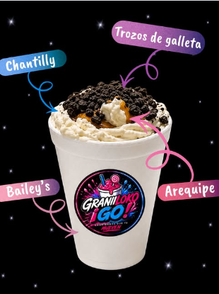 Vaso Protagonista Graniloko con Chantilly, Trozos de galleta Oreo, Arequipe y Base Baileys